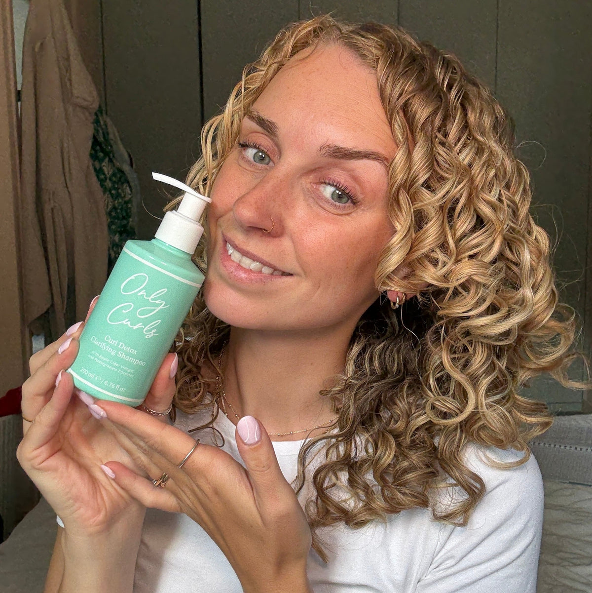 A Beginner's Guide to the Curly Girl Method – Only Curls