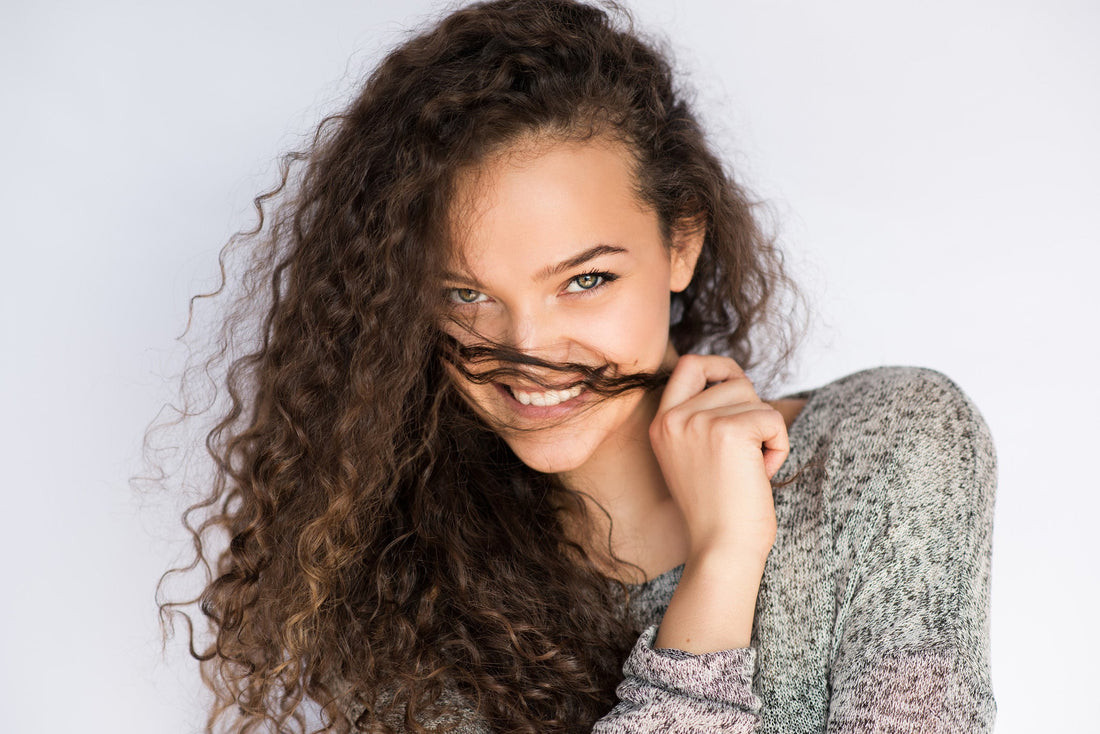 5 TIPS FOR FRIZZ-FREE CURLS!