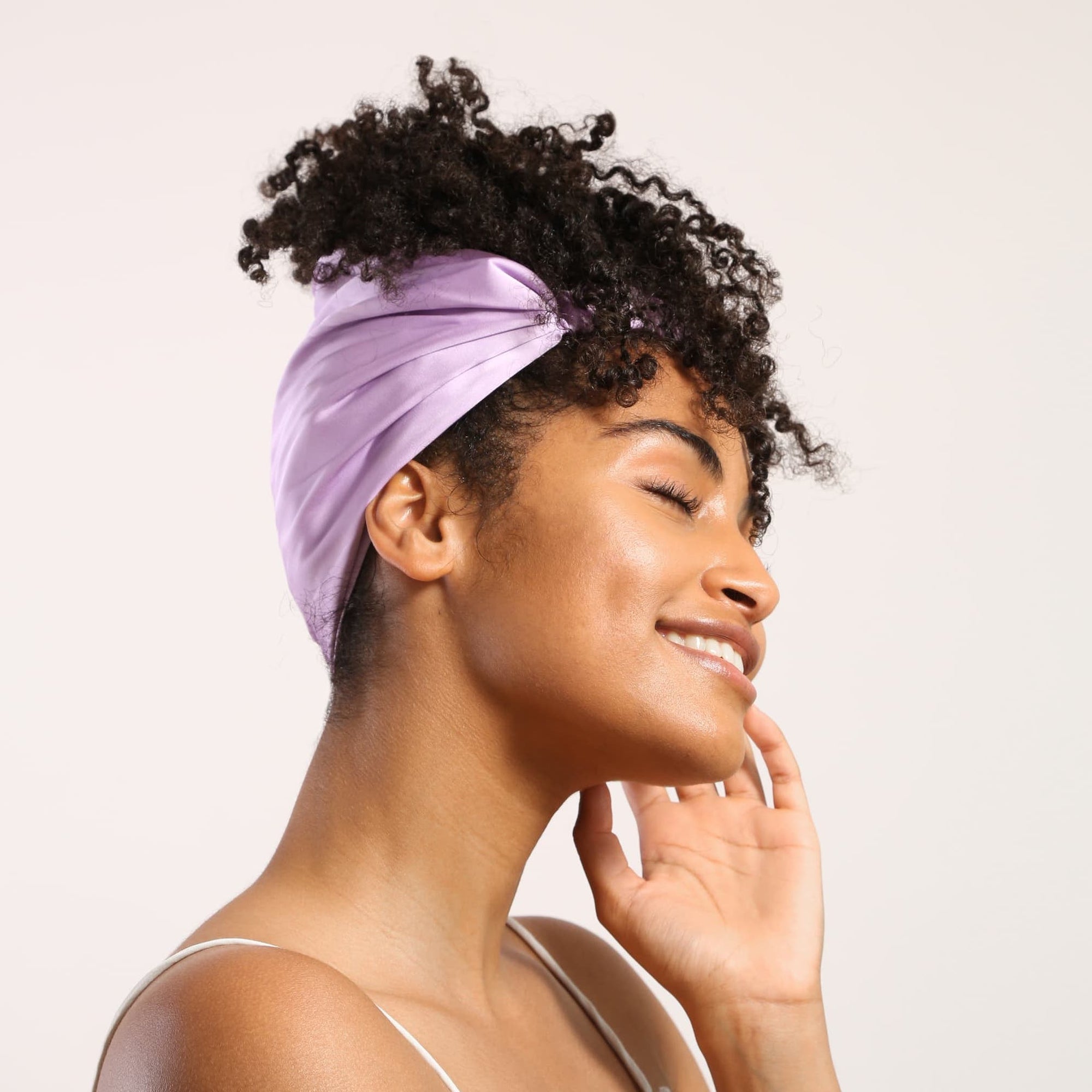 A guide to wearing your hair curly in the Summer